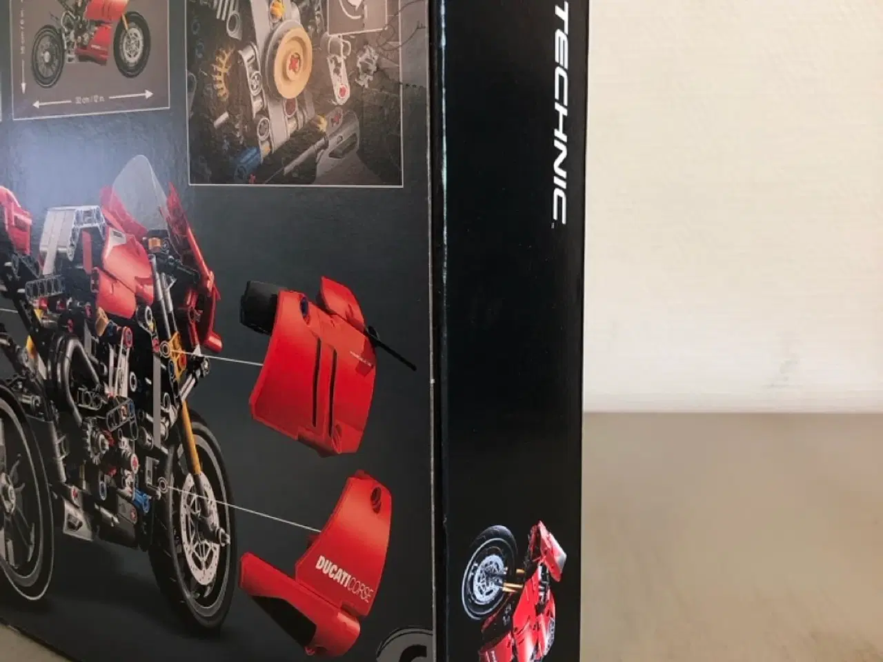 Billede 6 - LEGO Technic 42107 Ducati Panigale V4 R uåbnet