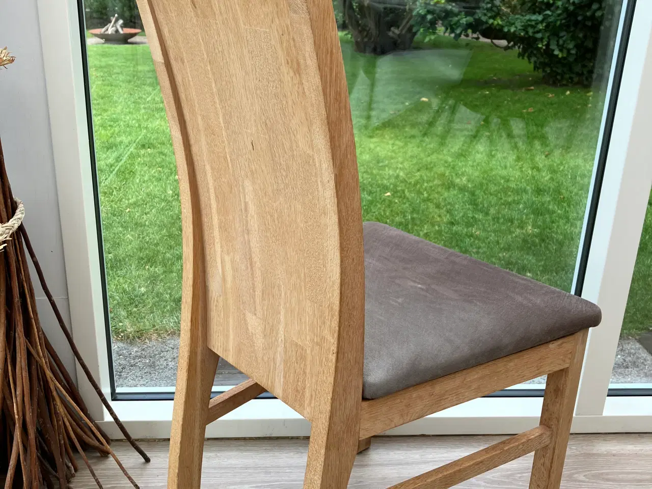 Billede 2 - 6 x Spisebordstole i træ med høj ryg