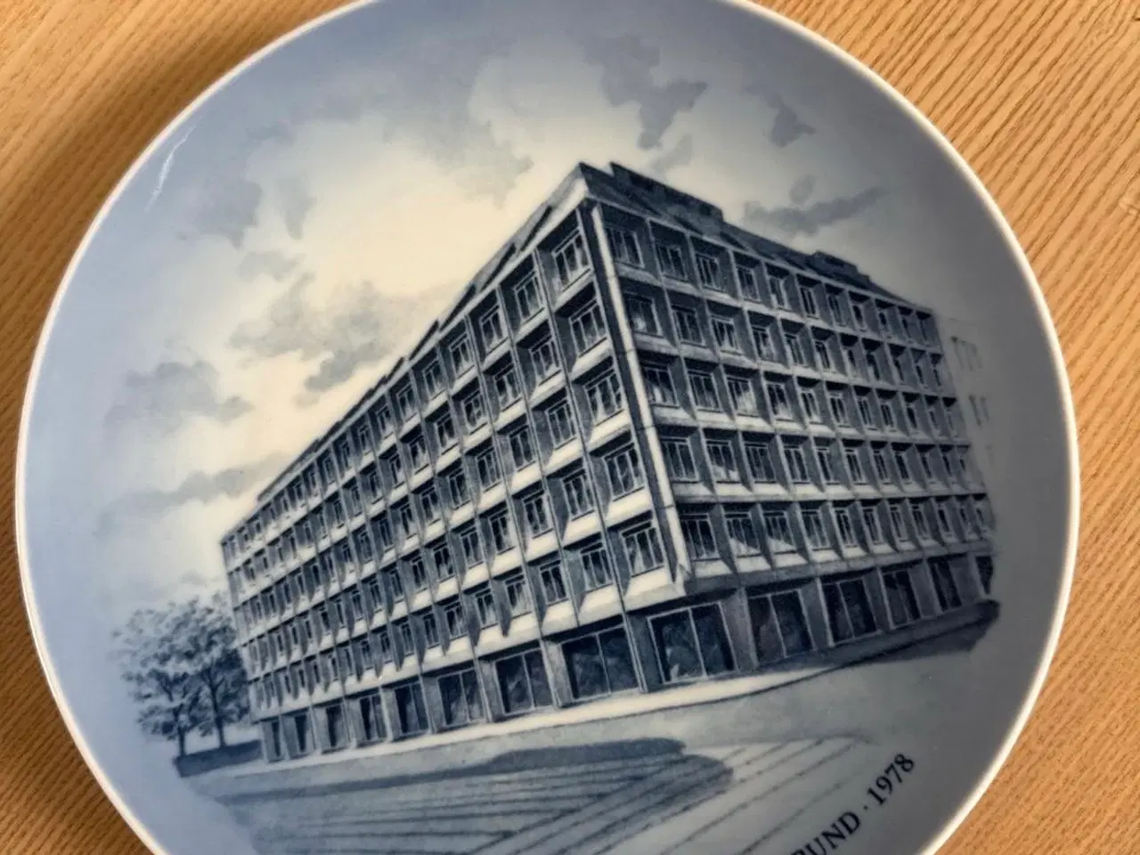 Billede 1 - Royal copenhagen platte - dansk metal 