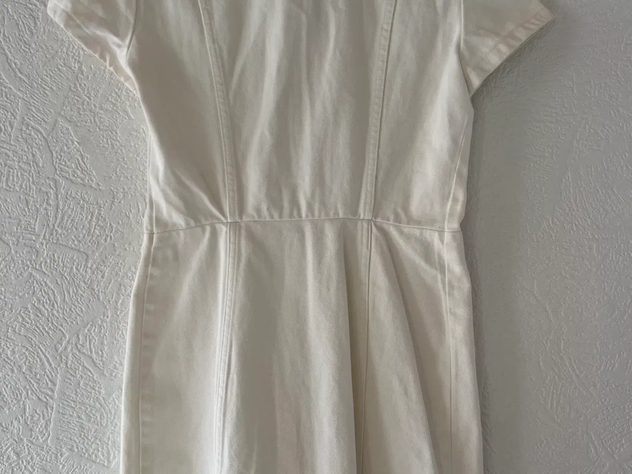 Billede 7 - Hvid Denim Kittlekjole (Str. S)