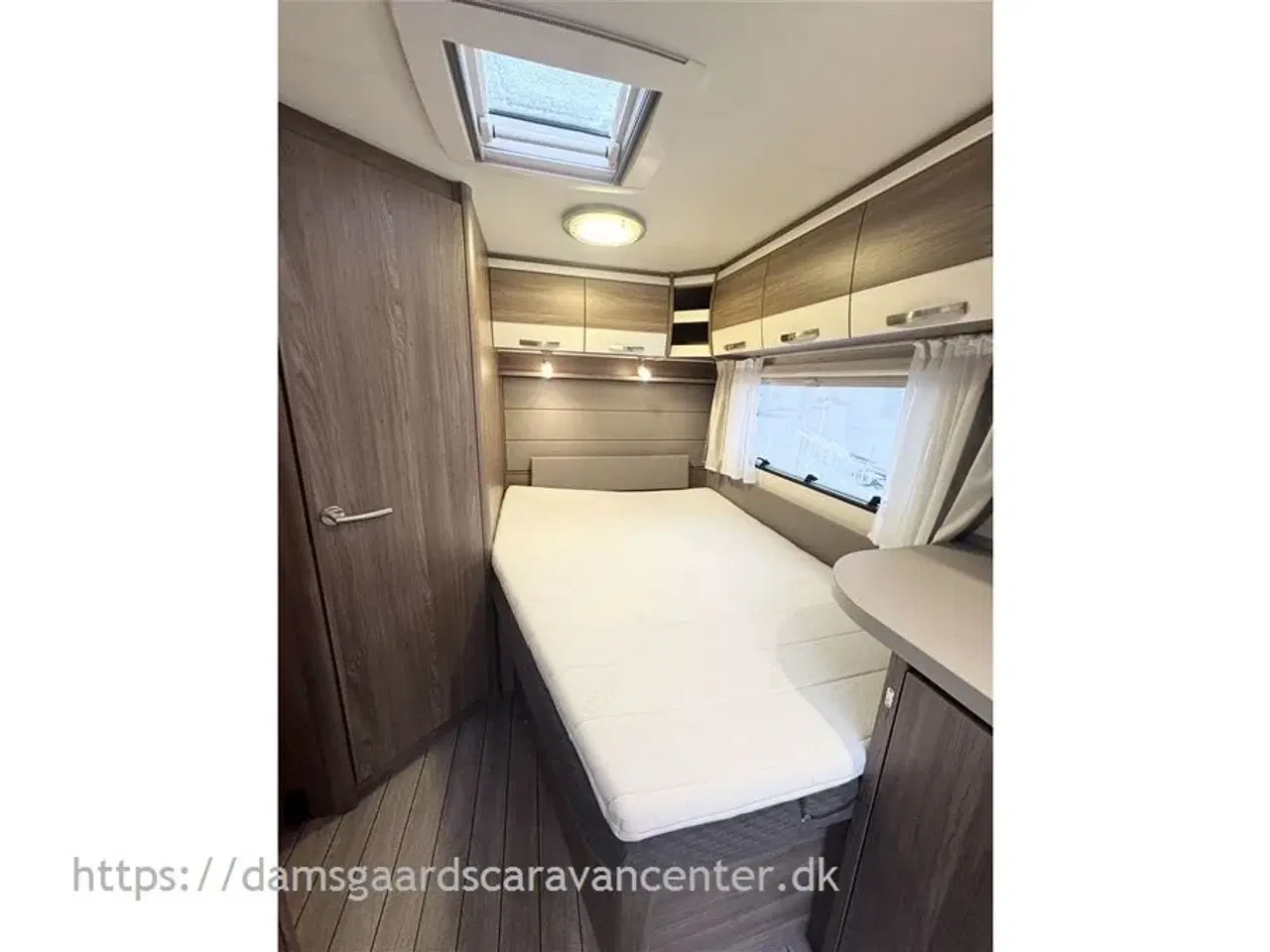 Billede 13 - 2017 - Knaus Südwind Scandinavian Selection 580 UF Alde Centralvarme   Franskseng-Alde-Vandb.Gulvv.-Mover-Telt