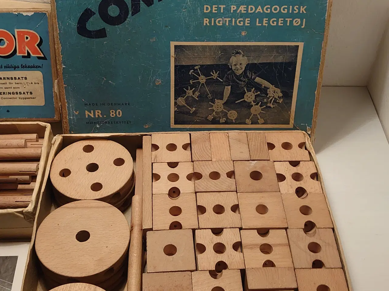 Billede 2 - 2 kasser Connector træ byggesæt.1950´erne.