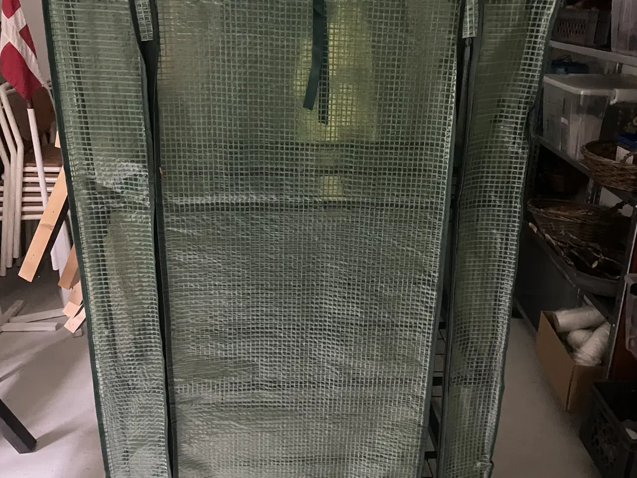 Billede 2 - Minidrivhus med hylder