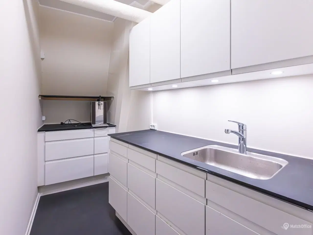 Billede 16 - INGEN BINDING - Kontorlejemål på 235 m² med flot udsigt til Tivoli og Glyptoteket