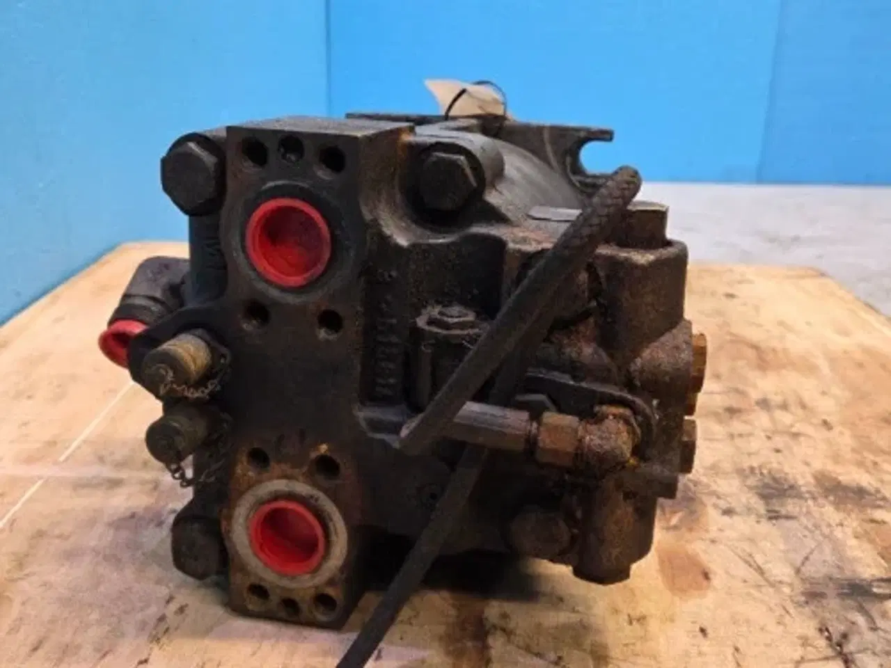 Billede 4 - New Holland CR9.90 Hydrostatmotor 84819681