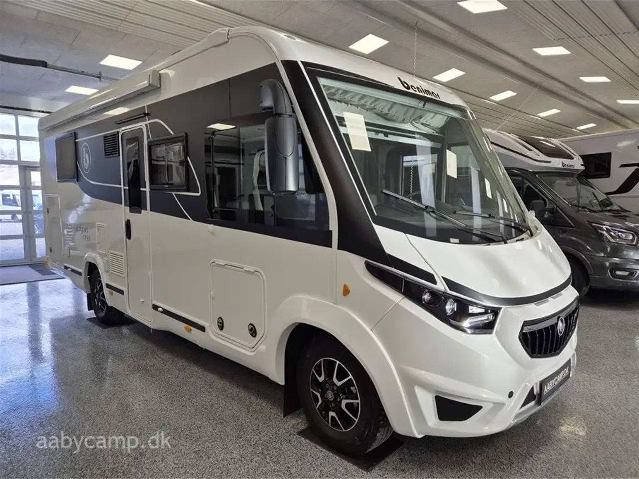 Billede 1 - 2020 - Benimar Amphitryon A997   Aircondition. face to face siddegruppe. Queens bed.