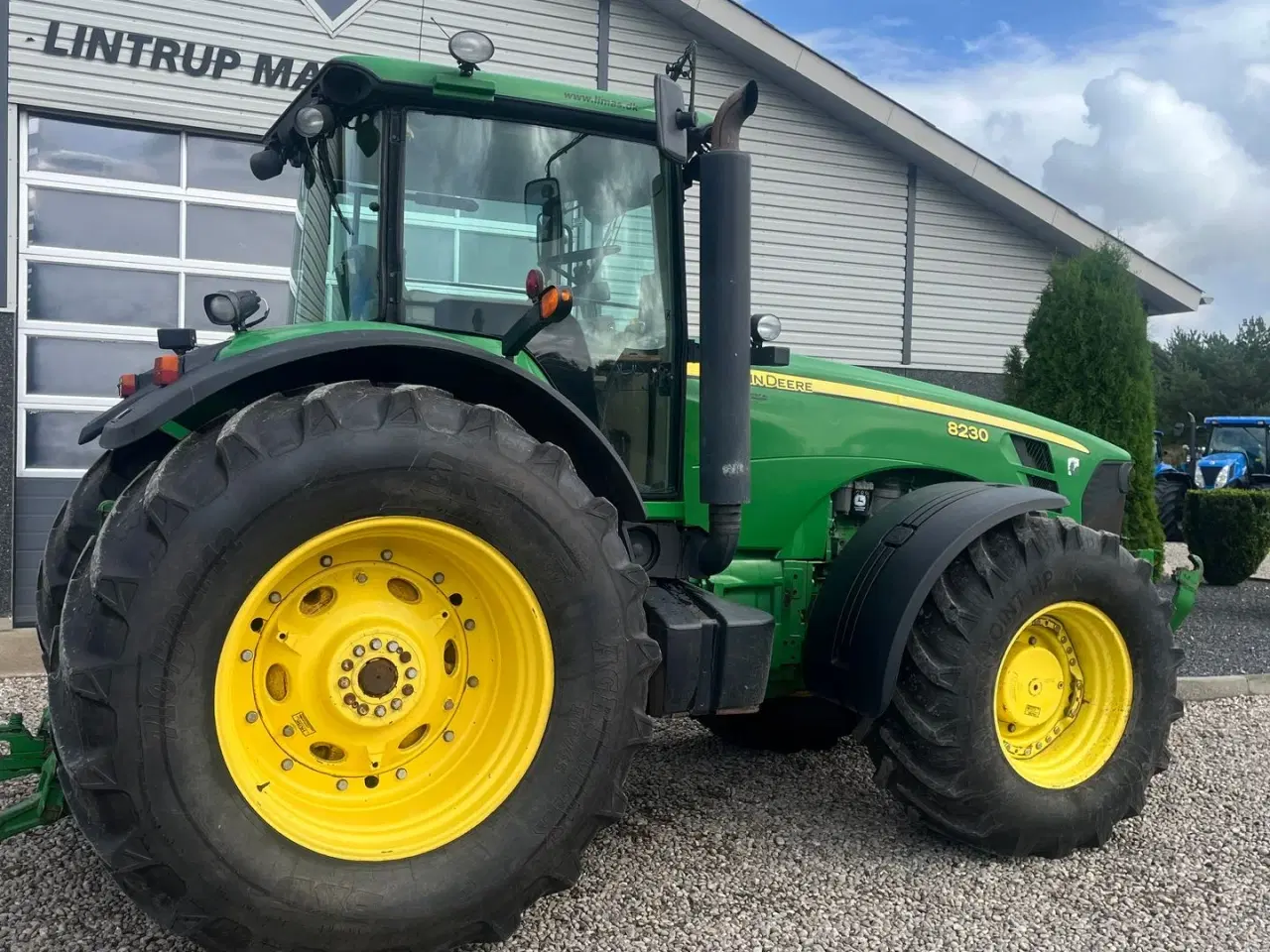 Billede 13 - John Deere 8230 Med frontlift