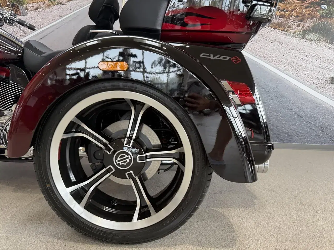 Billede 19 - Harley-Davidson FLHTCUTGSE Tri Glide Ultra CVO 117" Trike