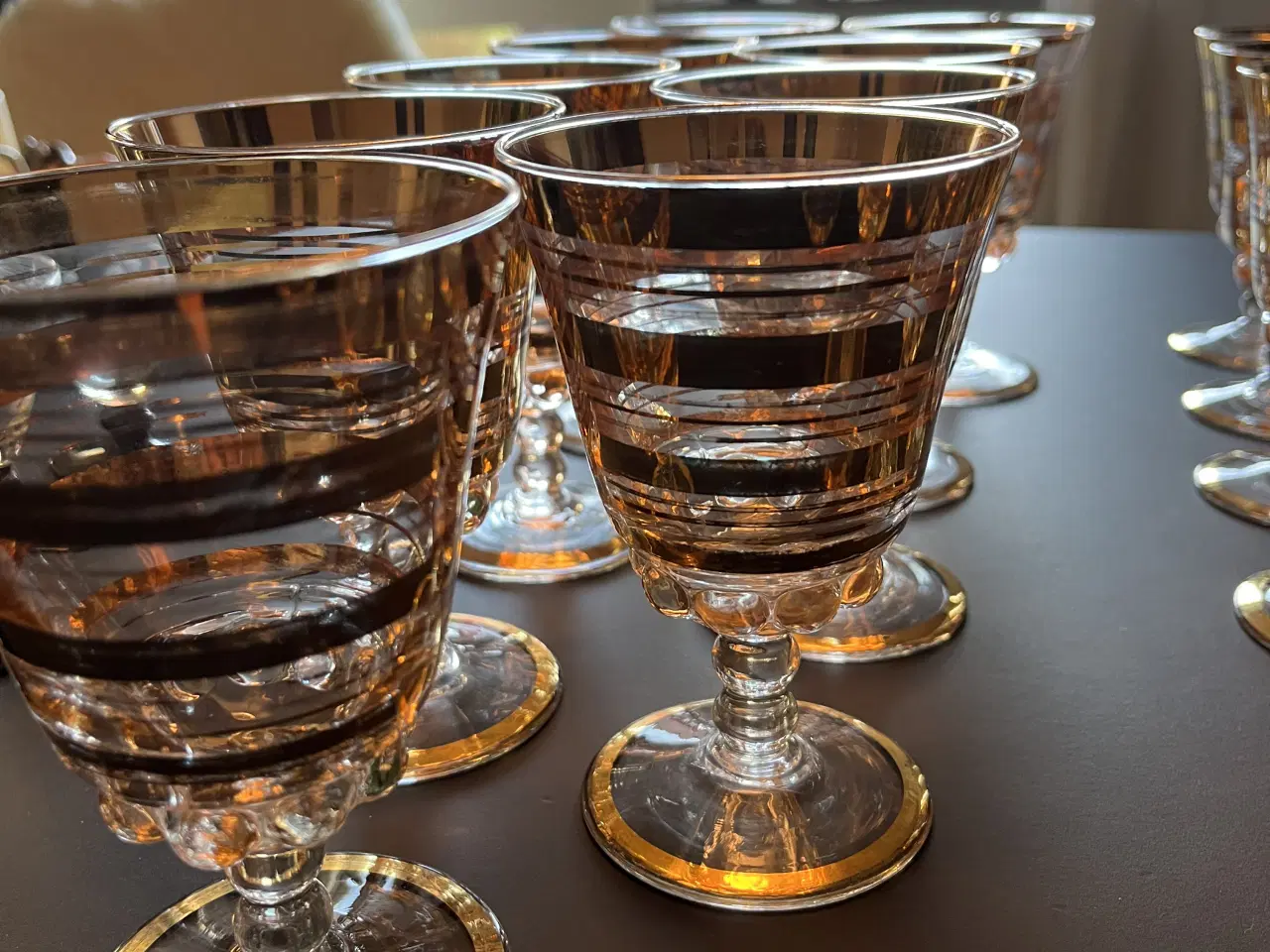 Billede 3 - Flotte glas med guldstriber