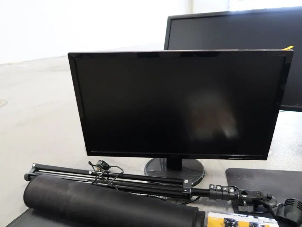 Billede 8 - 4 stk. computerskærme ACER K242HL, DELL m.fl. samt div. It-udstyr