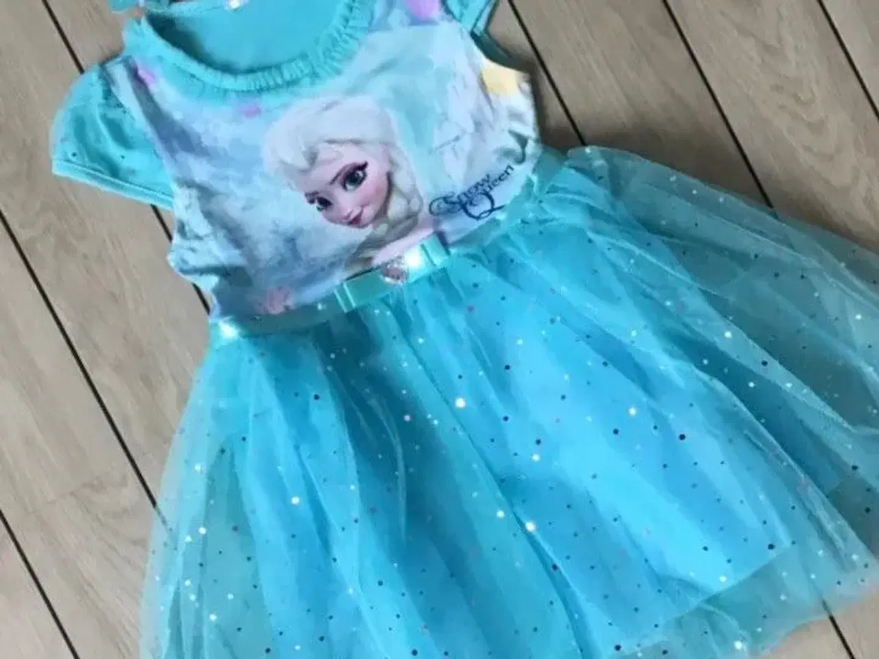 Billede 3 - Frost kjole str. 104 prinsessekjole med Elsa Frost