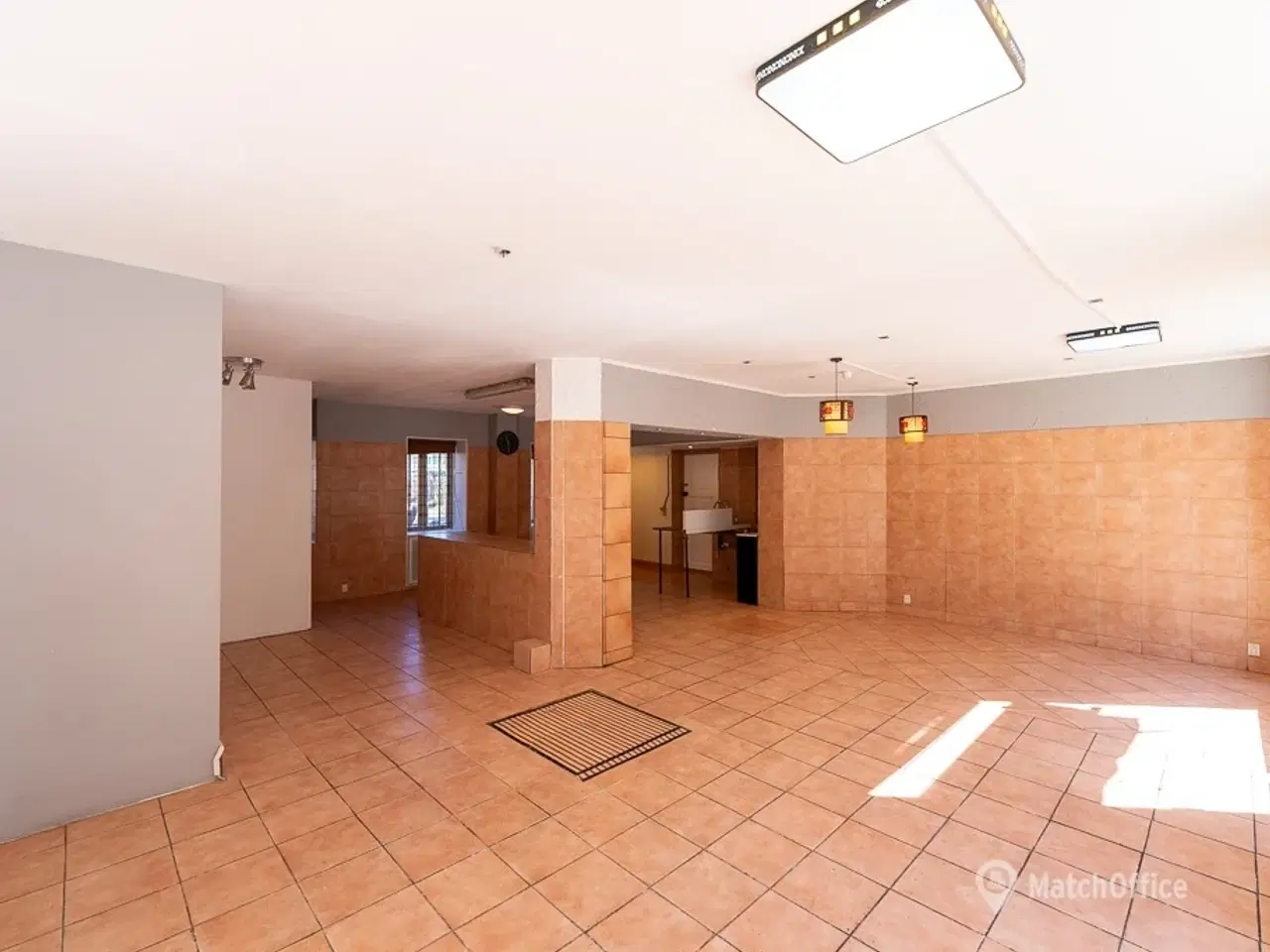 Billede 4 - UDLEJES: Butik med stort facadeparti. åben planløsning og mange muligheder