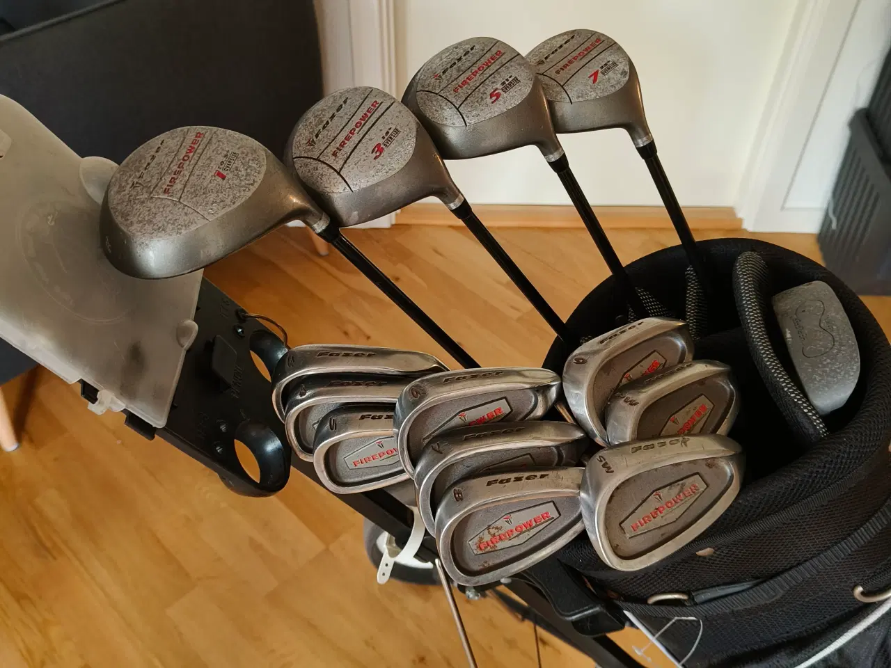 Billede 4 - Komplet golfsæt inkl. vogn og bag – klar til spil