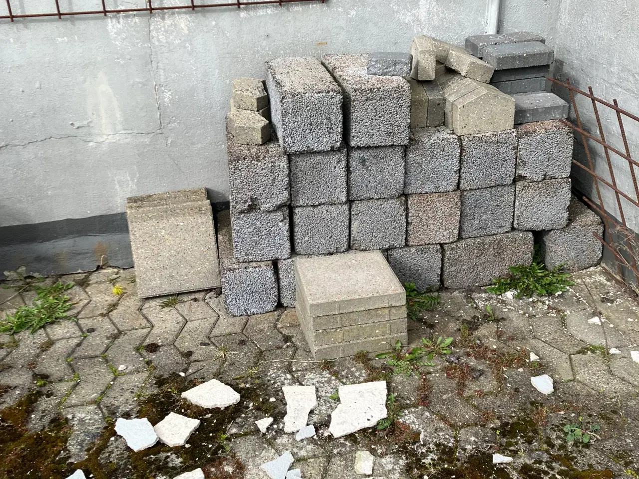 Billede 1 - Gratis leca blokke og div til afhentning 