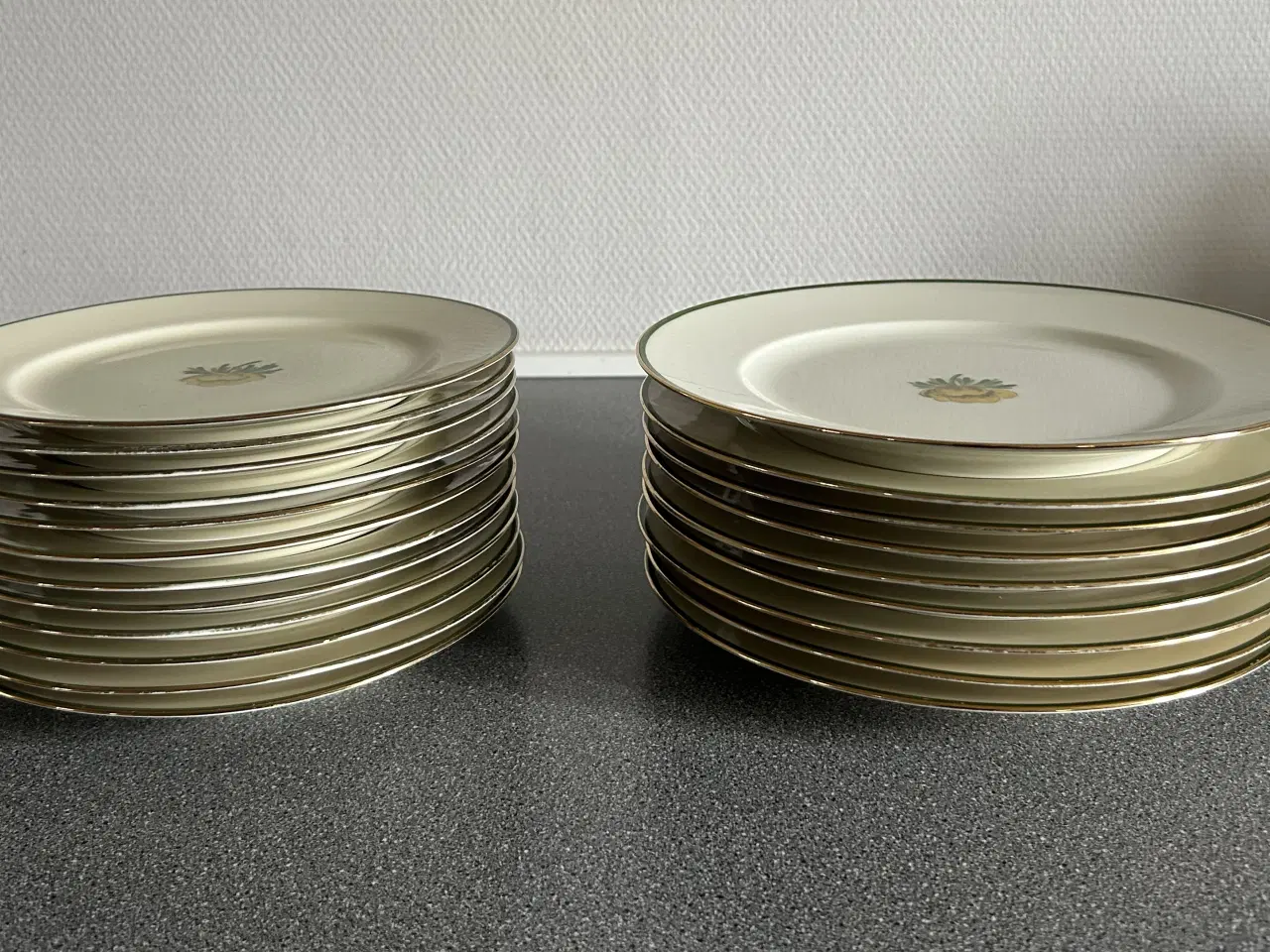 Billede 2 - Middags- og frokosttallerkner. WJS Decor, Thomas I