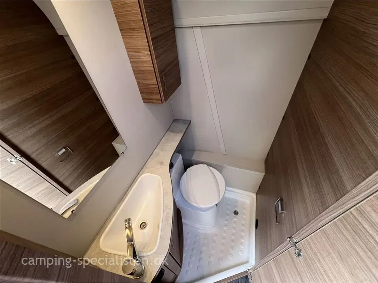 Billede 11 - 2022 - Knaus Sport 400 QD    Knaus Sport 400 QD med en del udstyr model 2022  - Se den hos Camping-Specialisten.dk