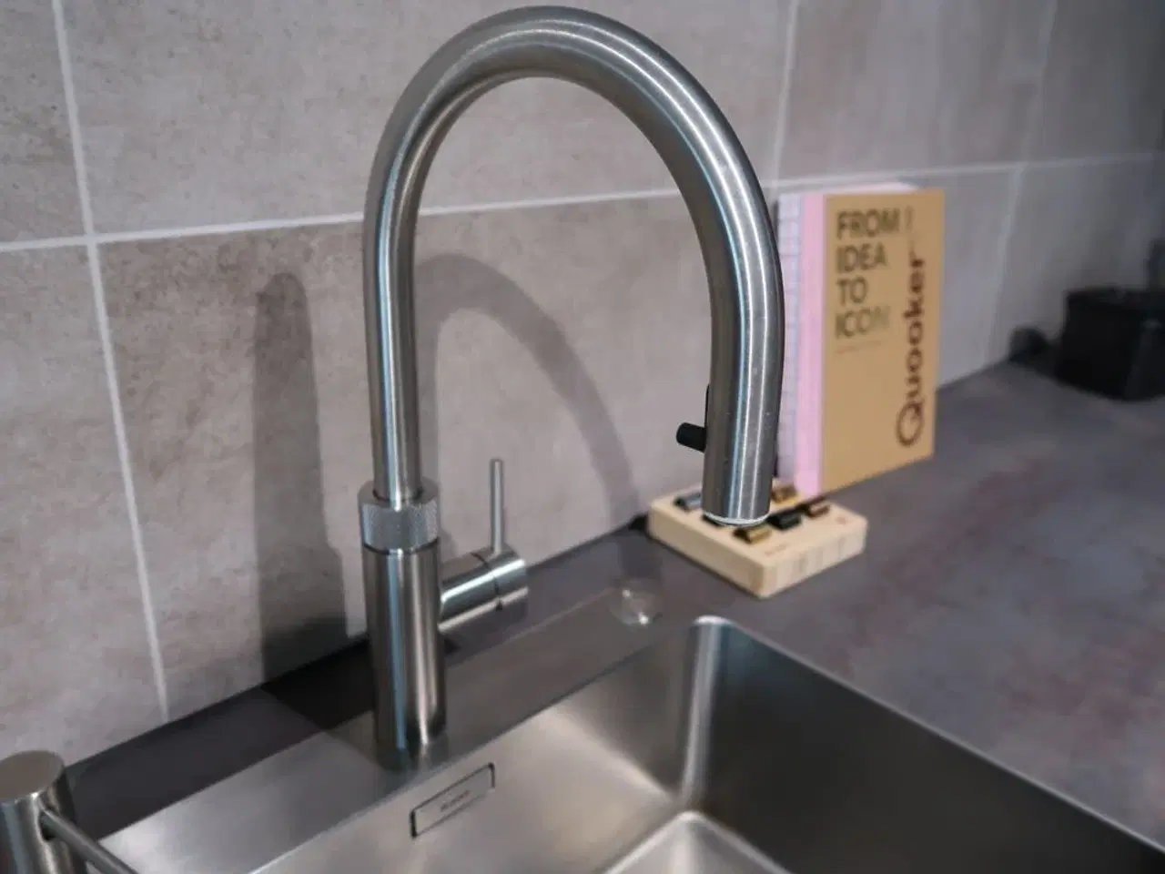 Billede 4 - Armatur QUOOKER med tank QUOOKER CUBE CB, kulsyrepatron m.m.
