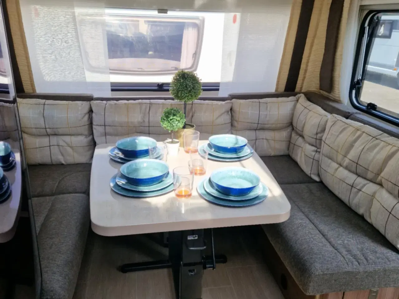 Billede 2 - BURSTNER Campingvogn 