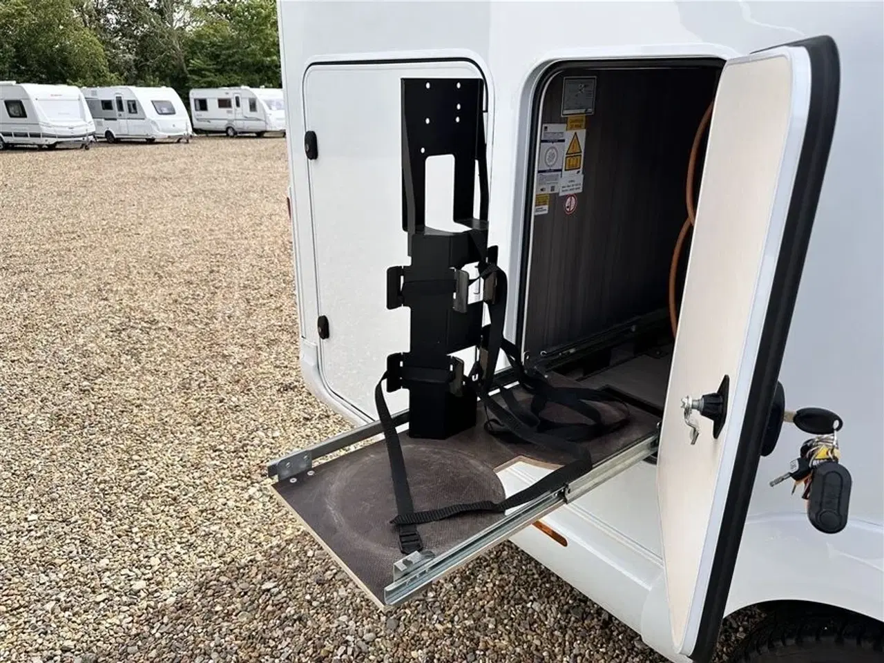 Billede 31 - 2022 - Hobby Ontour Edition V65 GE   Super velholdt enkeltsenges camper
