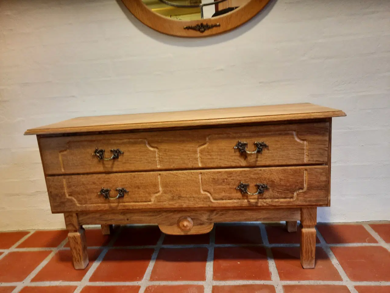 Billede 4 - Spisebord m/2 plader og 6 stole, skænk m.m.