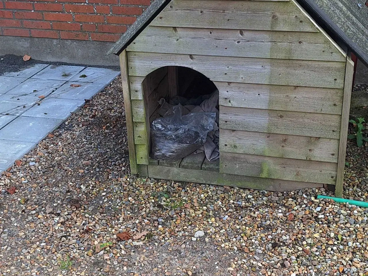 Billede 1 - Hundehus