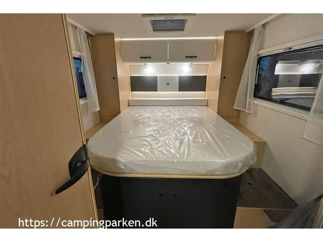 Billede 11 - 2024 - SunLight T 690L Adv. Edition aut.   Udlejes: Ny autocamper med queens bed og automatgear