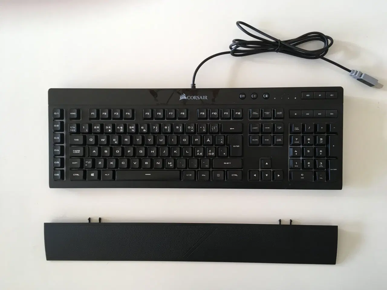 Billede 2 - Corsair K55 (Gaming Tastatur)