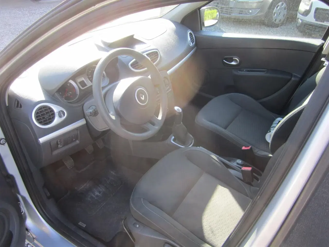 Billede 5 - Renault Clio 1,2 16V Pack 75HK 5d