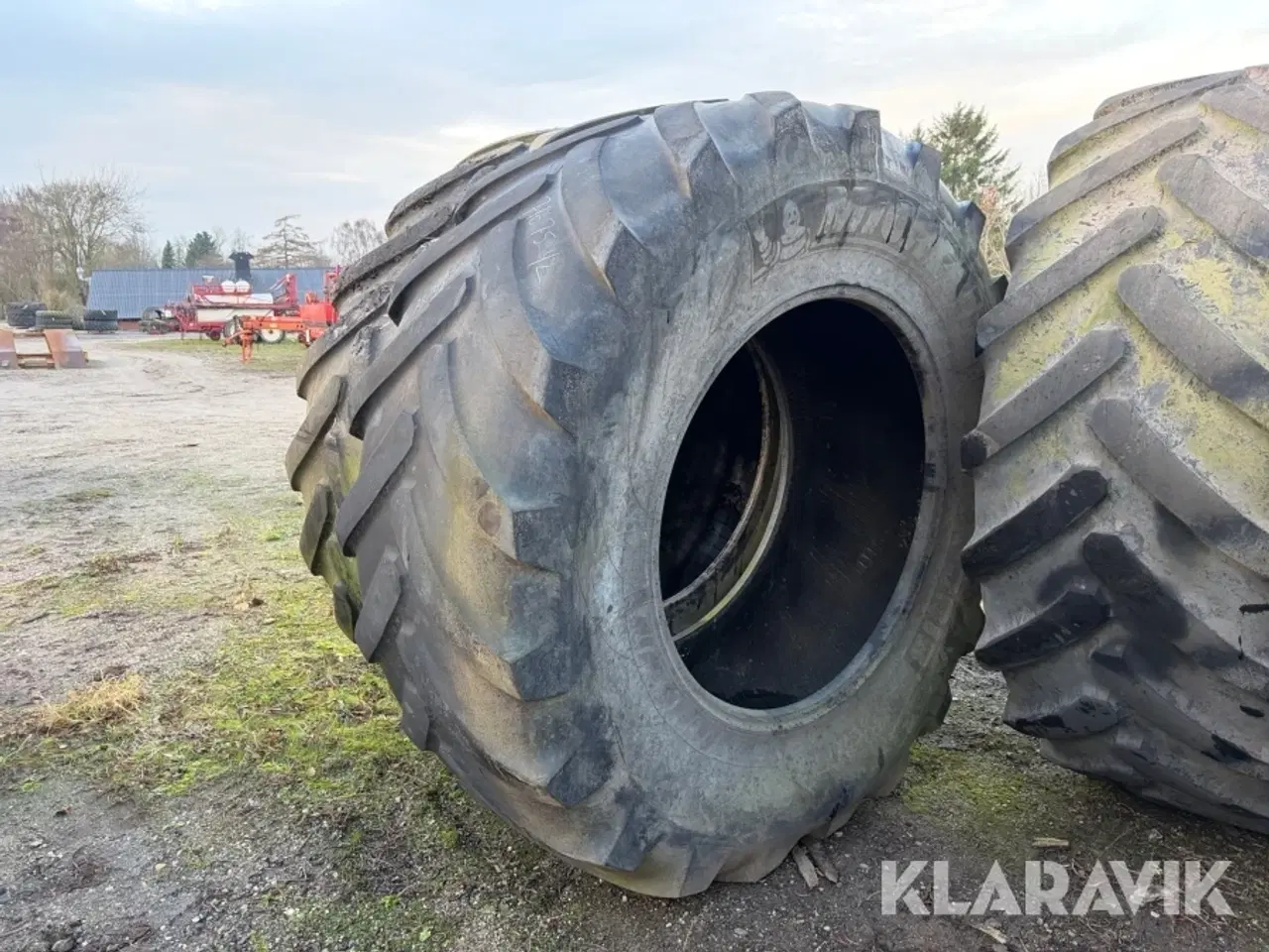 Billede 4 - Landbrugsdæk Bridgestone + 710/75R42Michelin 2 styk
