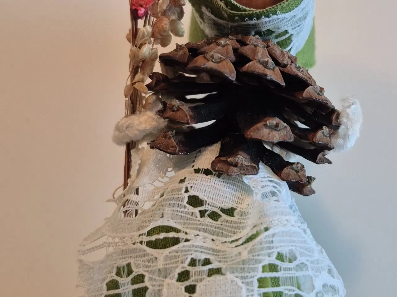 Billede 3 - Unikke håndlavede påskedamer af naturmaterialer (1