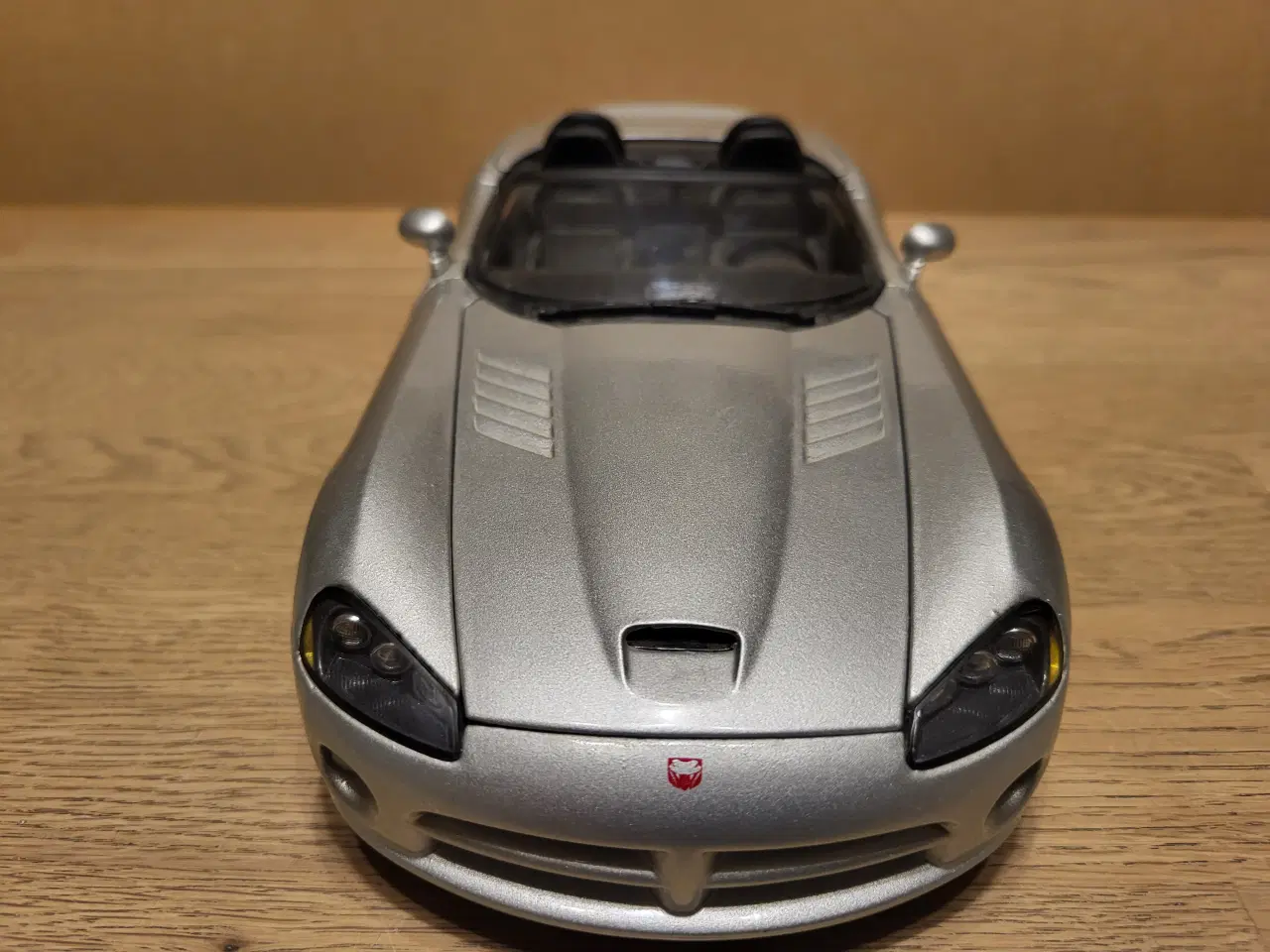 Billede 3 - Modelbil, Dodge Viper SRT-10 2007, skala 1/18