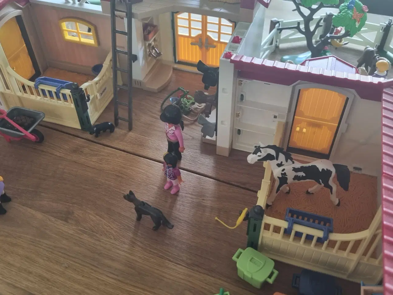 Billede 6 - Playmobil bondegård og hestestald