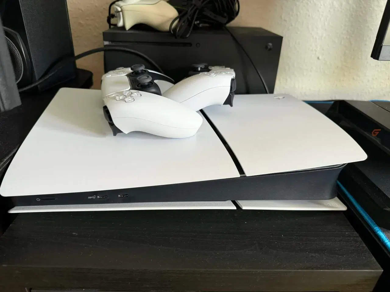 Billede 1 - Playstation 5 og 2 controllere sælges! :-)