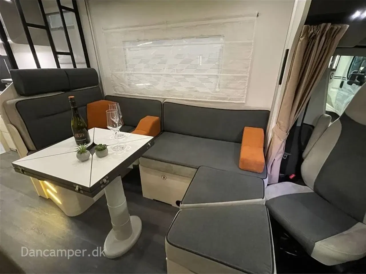 Billede 14 - 2024 - Chausson 660 Titanium ULTIMATE   UNDER KLARGØRING! Chausson 660 Titanium ULTIMATE, Elcykelholder, Lithiumbatterier, Induktionsplade, 3000W inverter