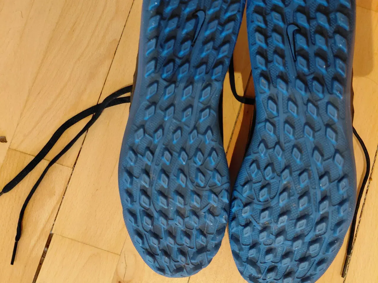 Billede 2 - Fede fodboldstøvler str 40