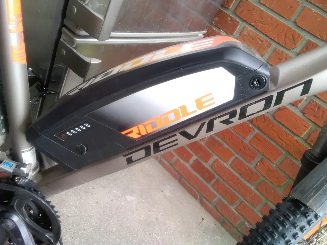 Billede 5 - Velh OK 36 V 11 A Batteri m lader UDEN HOLDER osv 