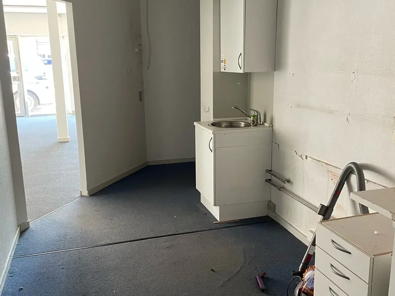 Billede 15 - Stort erhvervslokale med tekøkken og fælles toilet