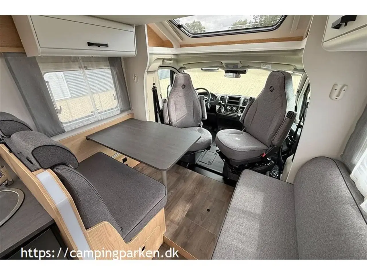 Billede 4 - 2025 - SunLight T 67 Adventure   Sunlights populære model med enkeltsenge, sænkeseng, Nordic pakke og meget udstyr!