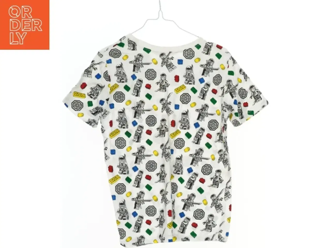 Billede 2 - T-shirt med LEGO Ninjago-motiv fra H&M (str. 140)