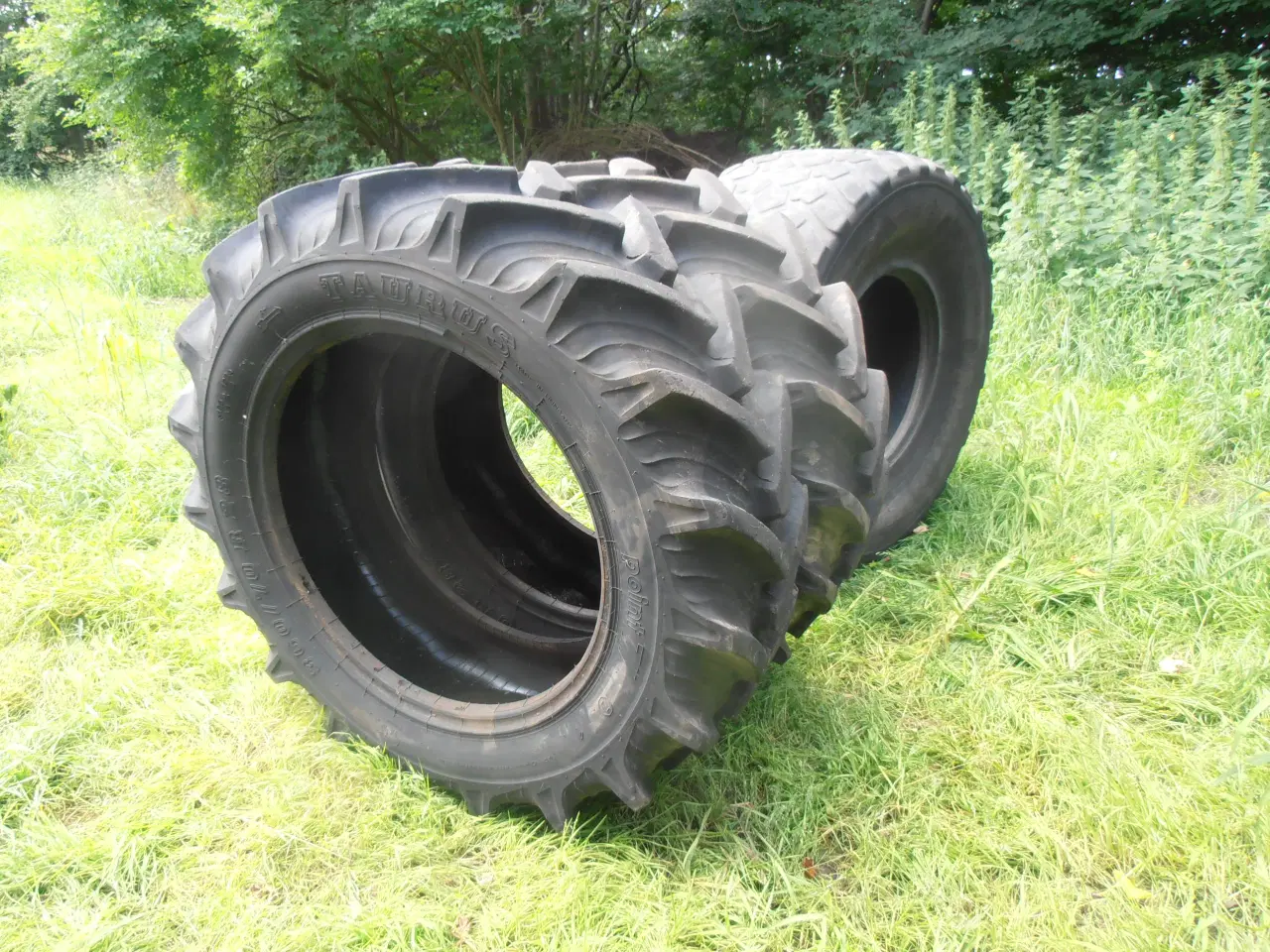 Billede 3 - Traktordæk 360/70R28" . 