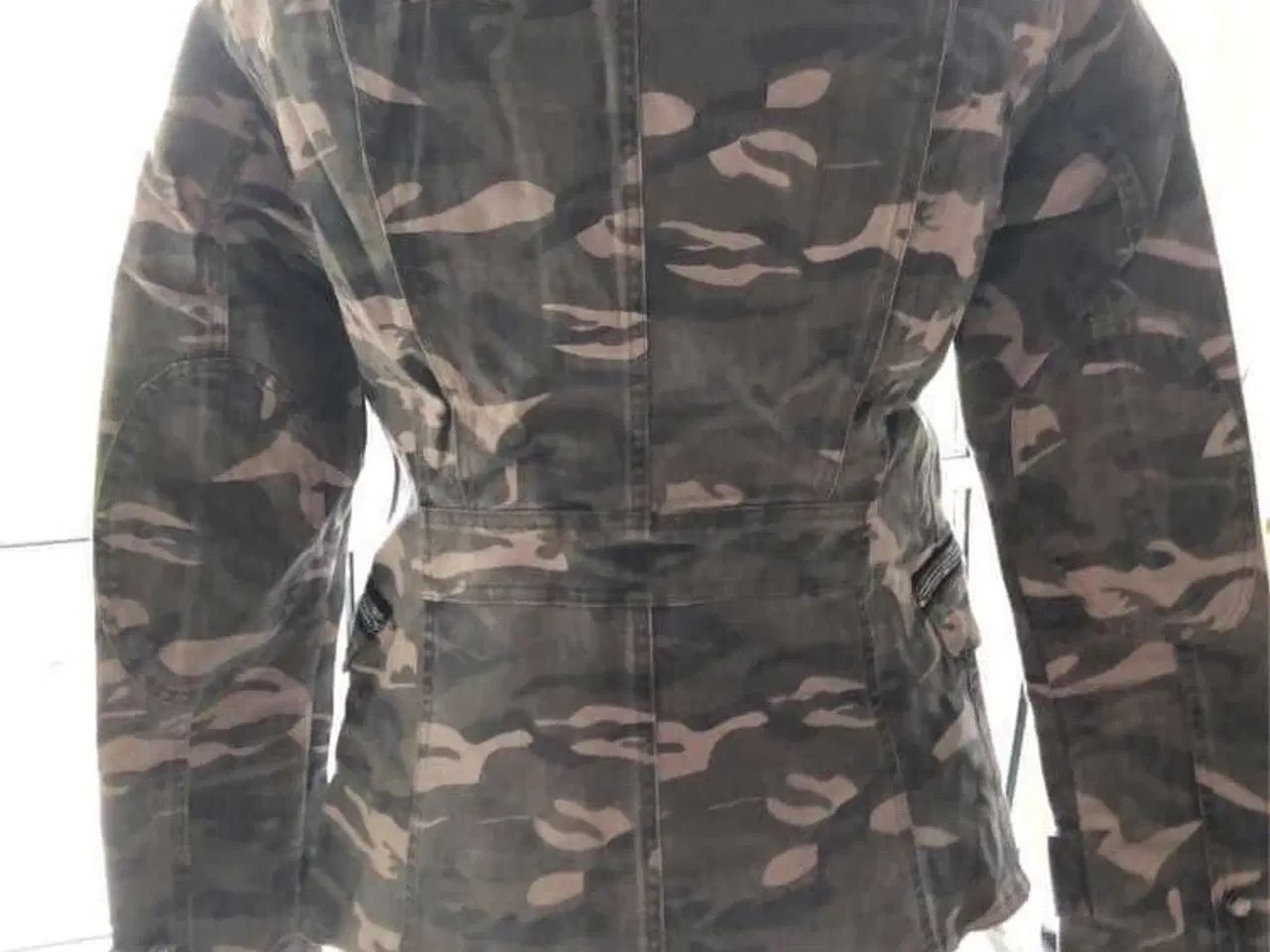 Billede 2 - Fede nye army jakker KUN STR S 
