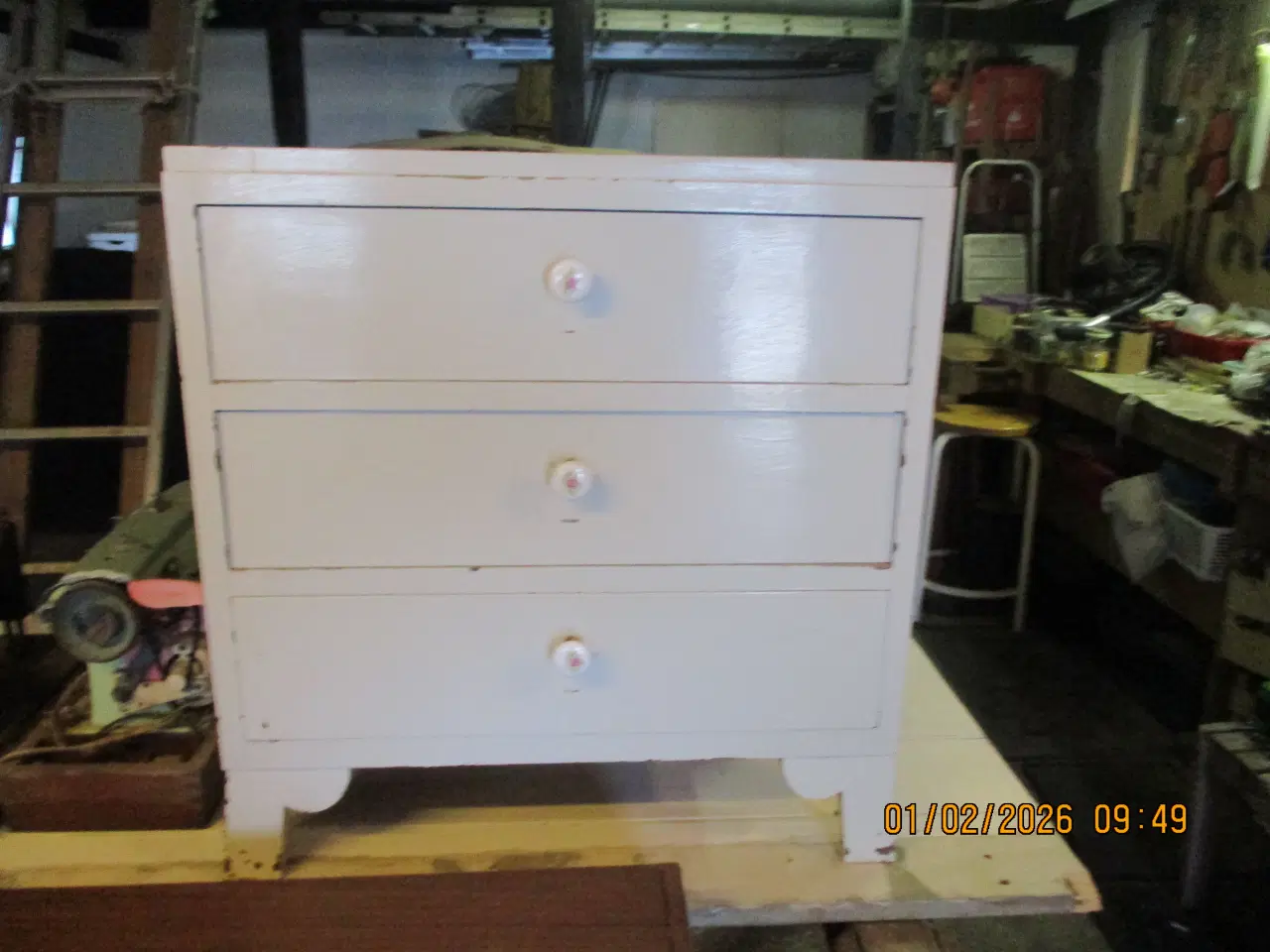 Billede 1 - 1 kommode i hvidmalet træ