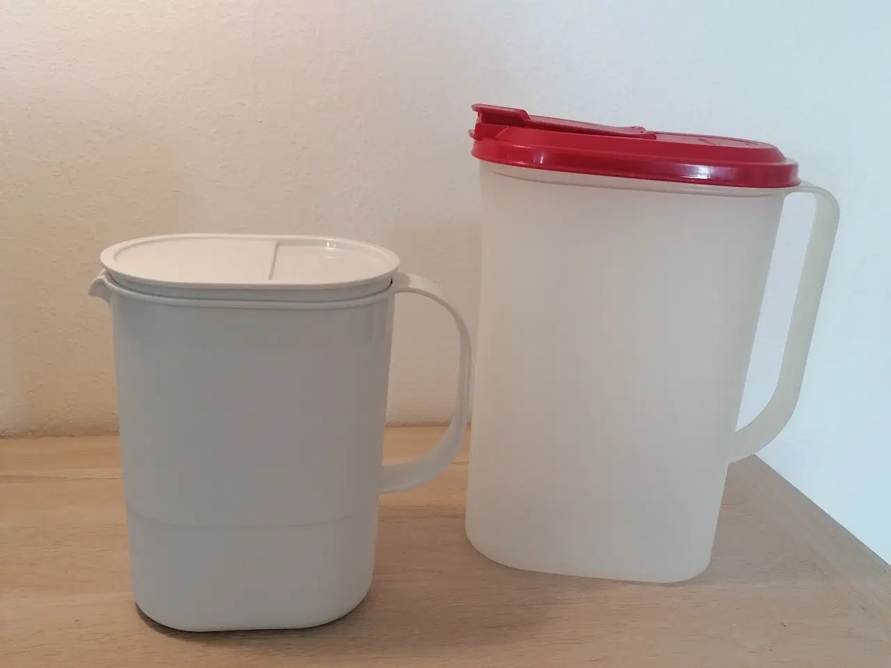 Billede 2 - Tupperware kander til saft/ vand m.m.