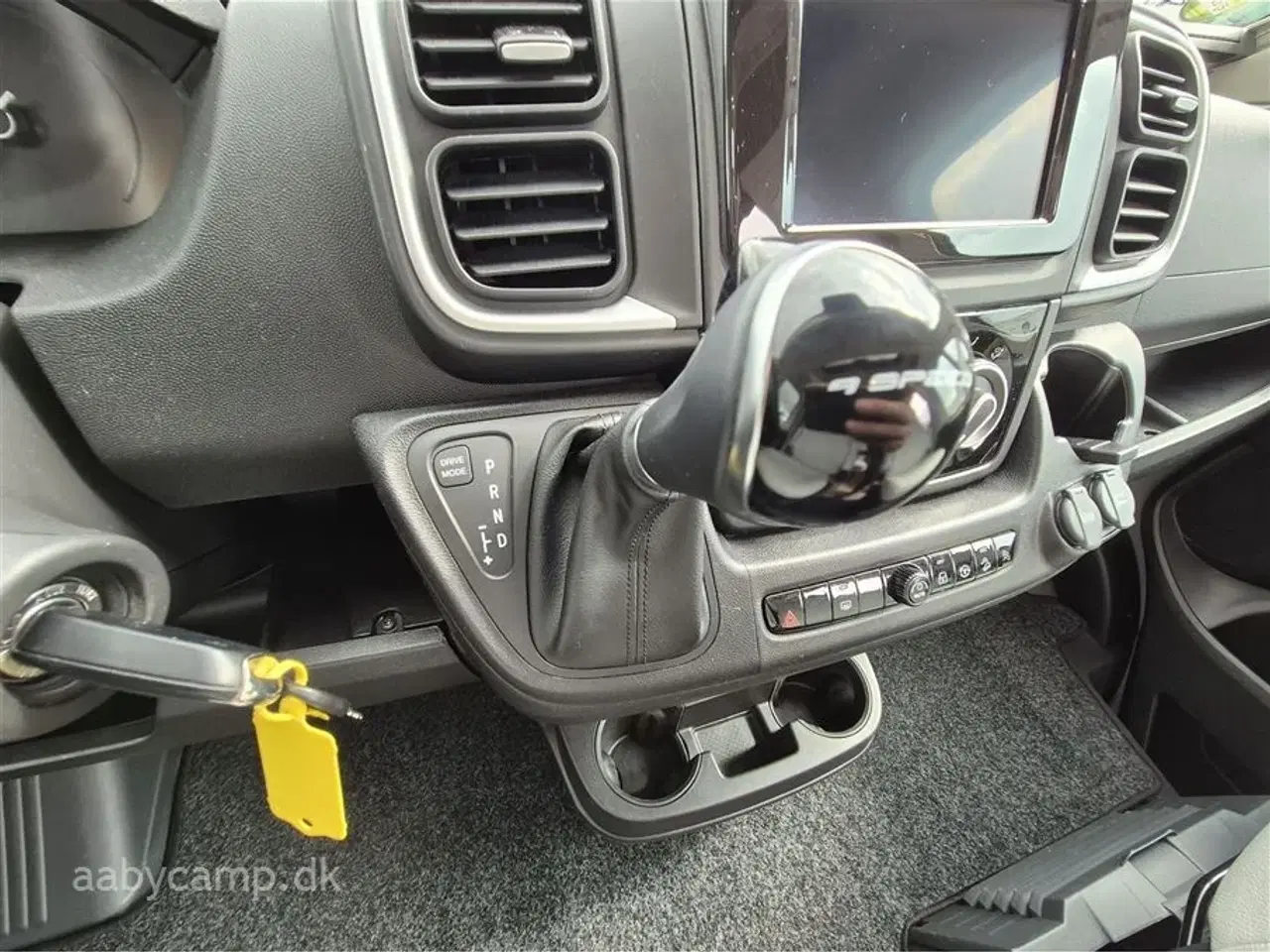 Billede 7 - 2024 - Autostar van V630G Design Edition   Luksus Van. Automatgear. lædersæder.  Alufælge, Batterier. solceller. markise. cykelstativ.  stor hæve/sænke seng i bagenden.  DER TAGES FORBEHOLD FOR ÆNDRINGER I KM. TAL!!