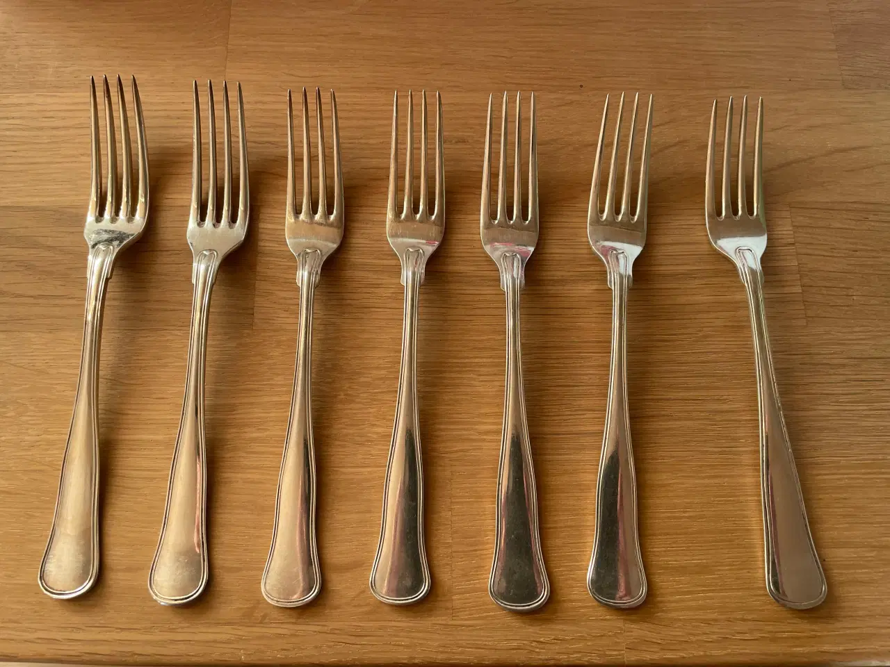 Billede 1 - Dobbeltriflet frokostgafler ABSA sølvplet. 