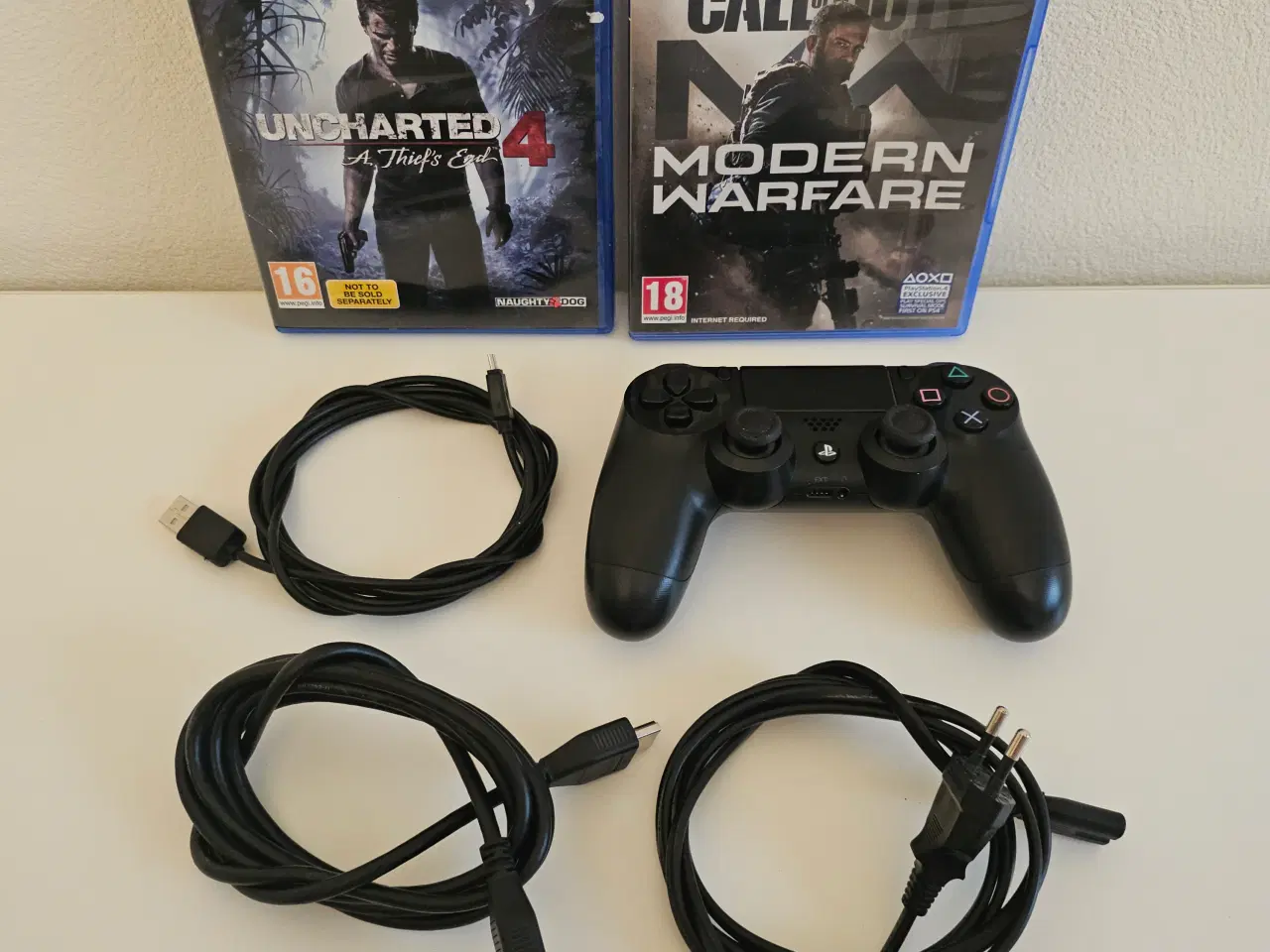 Billede 2 - PlayStation 4 500GB + COD MW og Uncharted 4