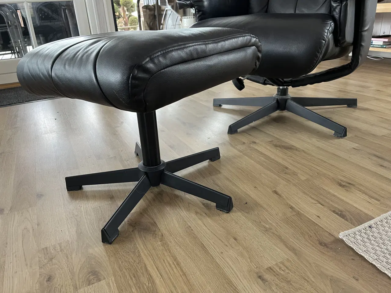 Billede 5 - Lænestol med fodskammel