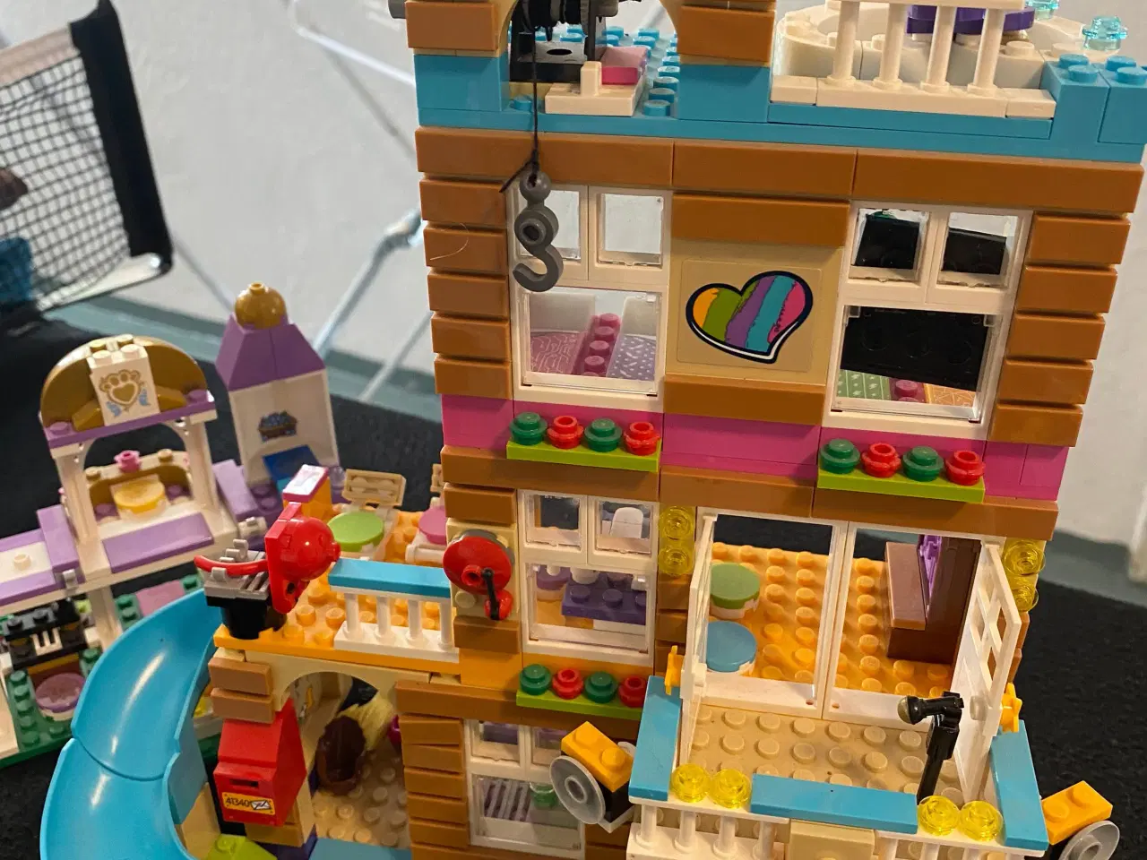 Billede 3 - Lego Friends hus, skilift, flyvemaskine mv.