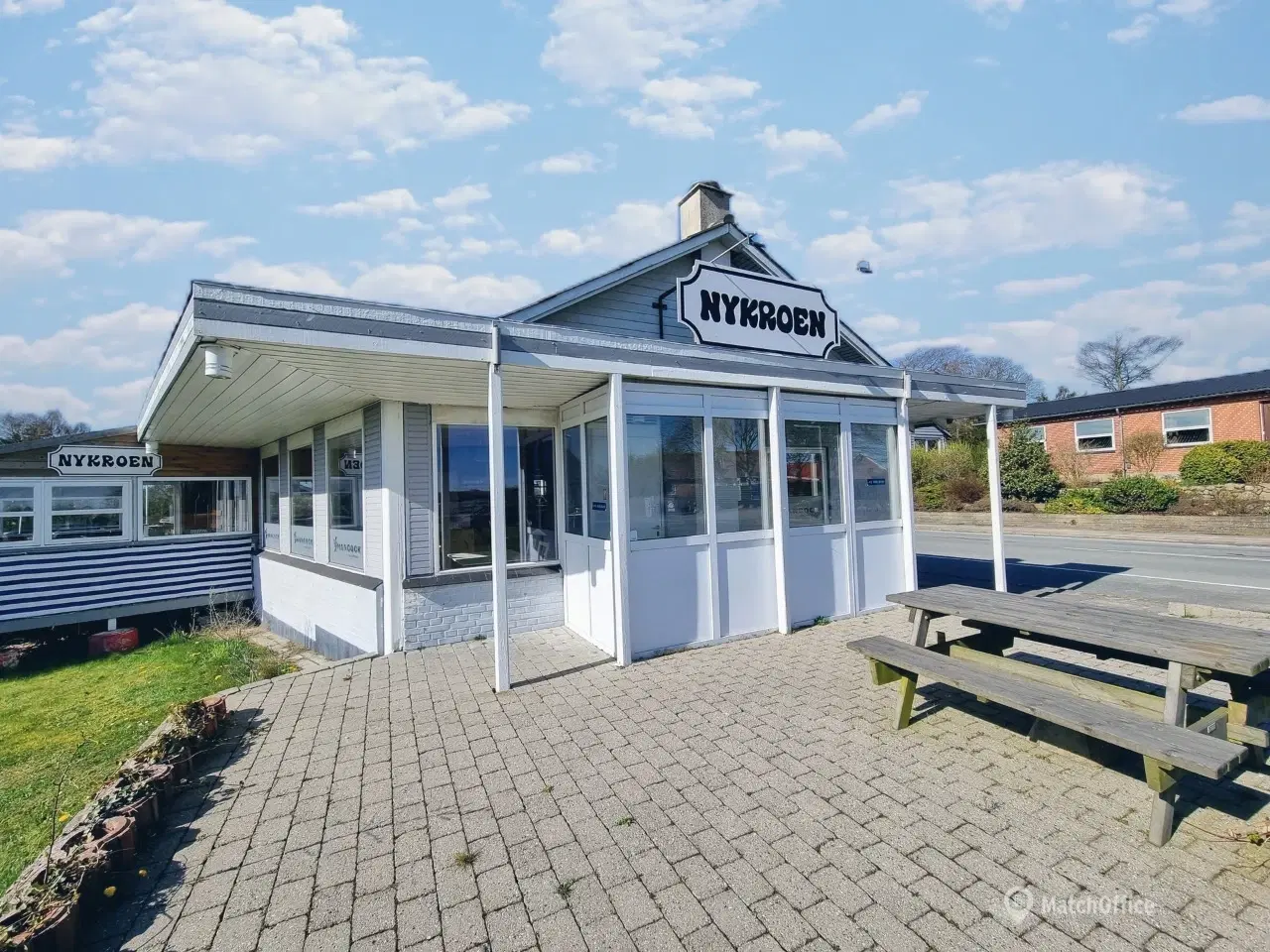 Billede 1 - NYKROEN I Løgstrup - sælges - bolig og forretning