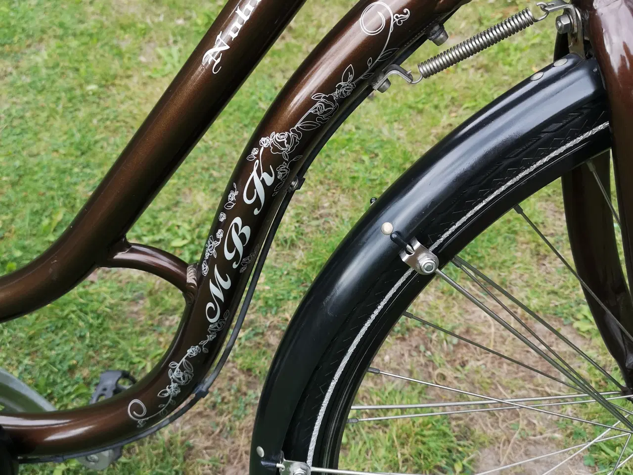 Billede 10 - MBK 28" 54cm  Løs 1 nøgle ,ny dæk ,lys foran og ba